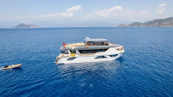 Motor Yacht Nayk 3